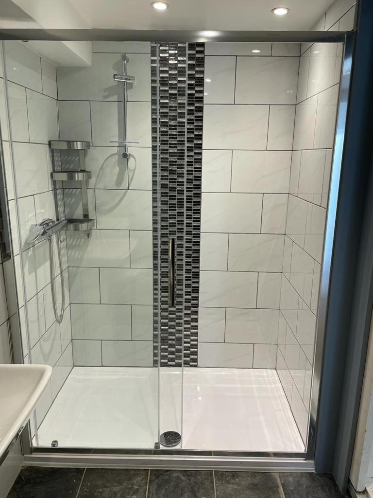 Comfy Private Bedrooms In Euston, Homestay